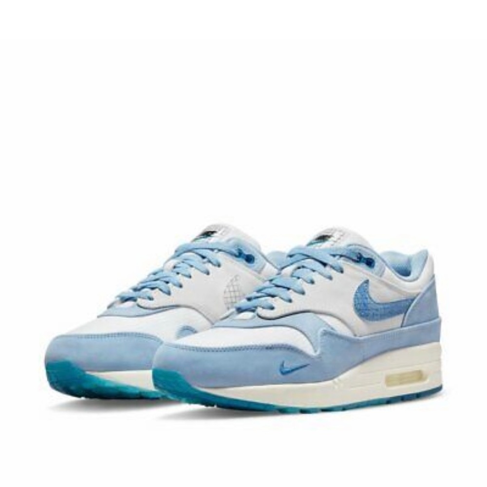 Brand New AIR MAX 1 PREMIUM. Colorway: White/Dark Marina Blue/Leche Blue